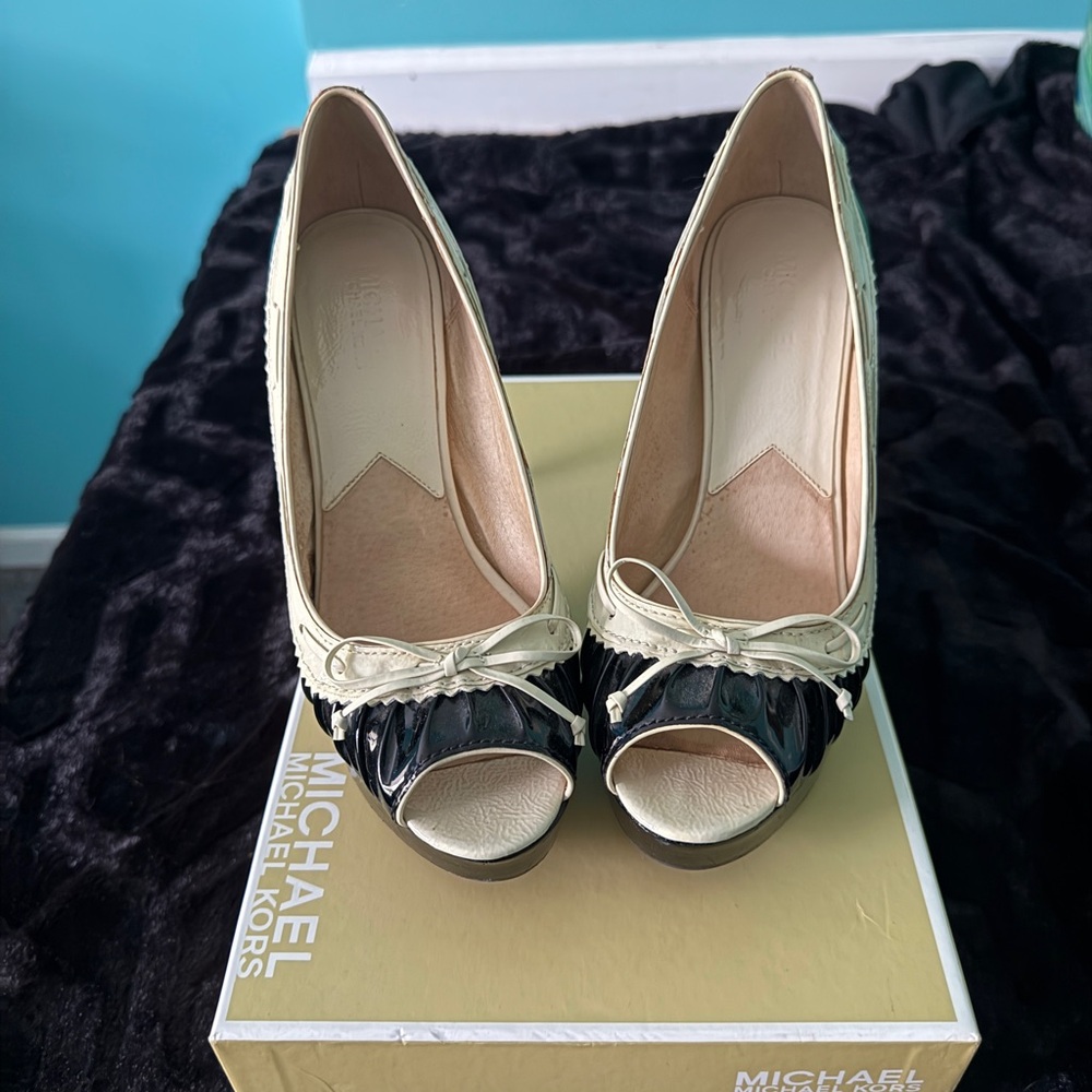 Michael Kors Elegant Black and Cream Heels